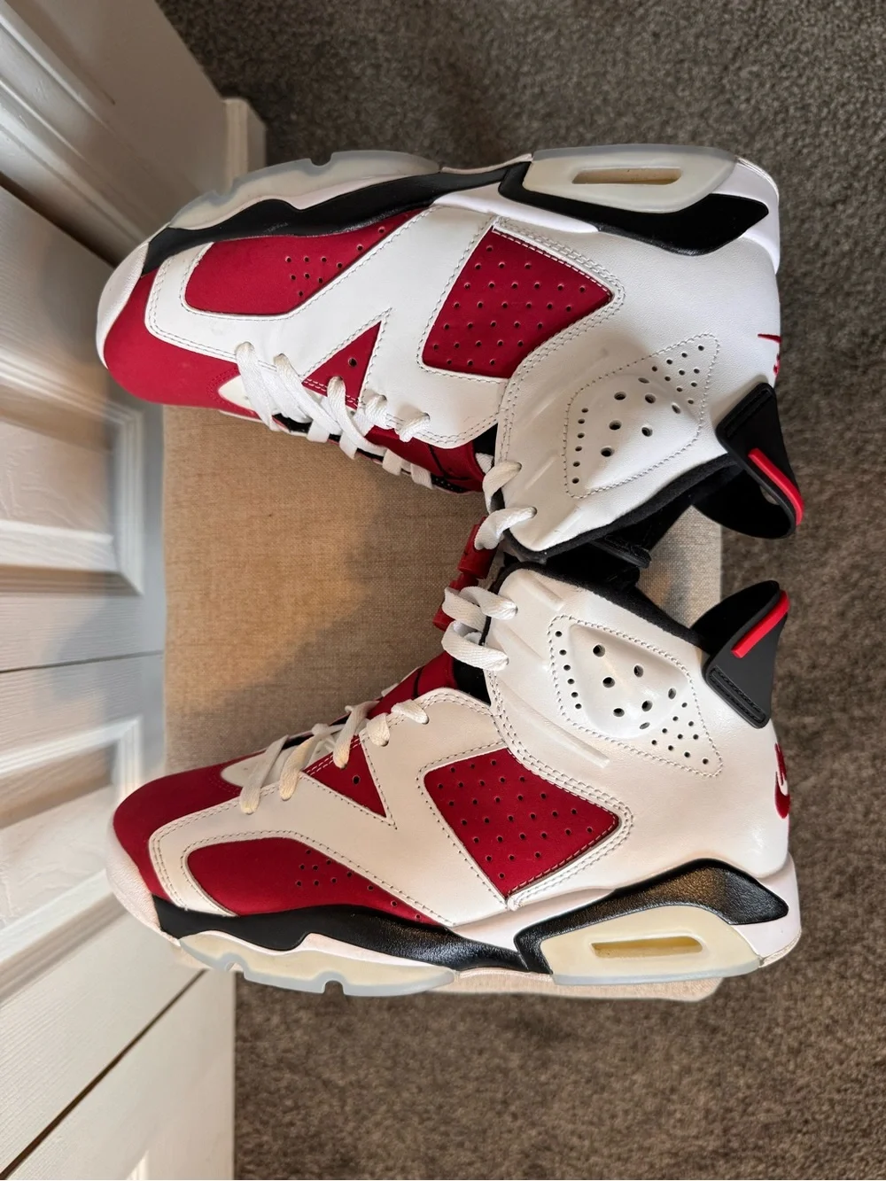 Nike Men’s Jordans Red, White & Black 6 Retro High-Top Carmine Sneakers Size 8